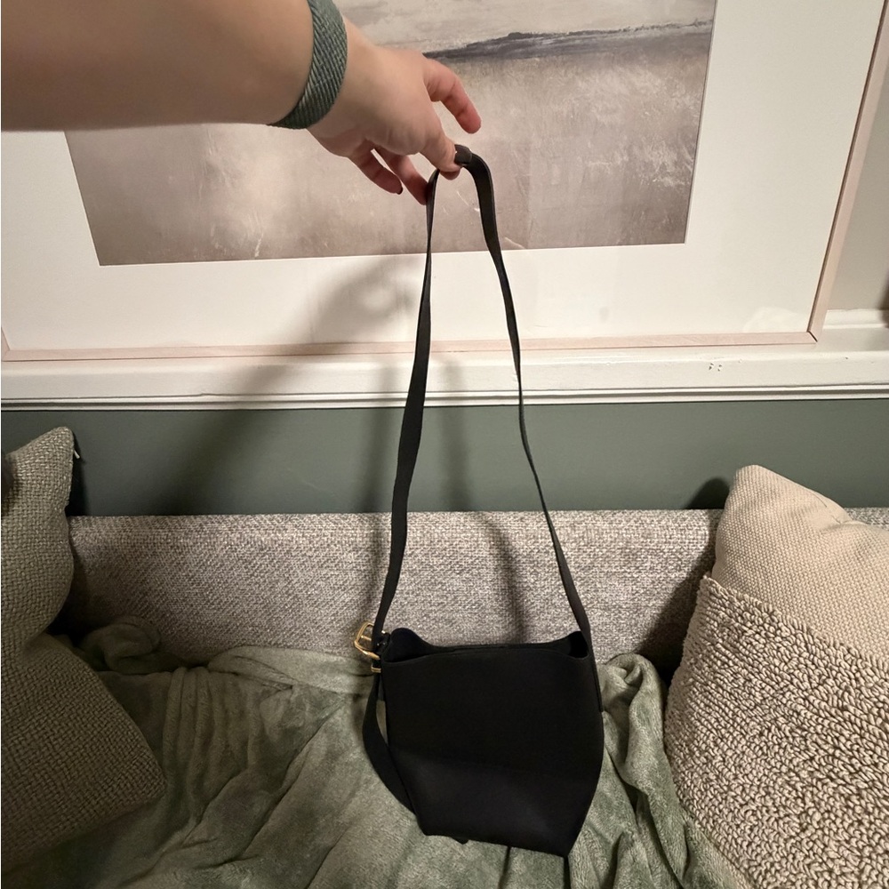 Madewell The Essential Mini Bucket Tote - Picture 2 of 8